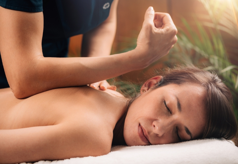Εξειδικευμένο Βαθύ Μασάζ Ιστών στο Thenar Massage στην Αθήνα